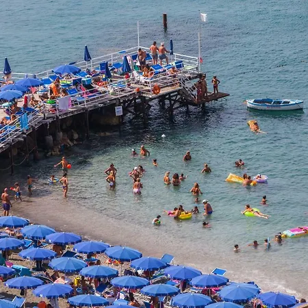 Feriehus Maison Del Mare Sorrento. Sorrento