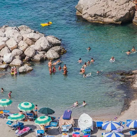 Будинок відпочинку Maison Del Mare Sorrento. *